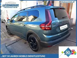 Blau Gebraucht 2015 Dacia Logan Celebration Limousine | 6.187 € (Fairer Preis)