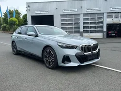M brooklyn grau metallic Gebraucht 2024 BMW 520 M Sport Kombi | 53.240 € (Superpreis)