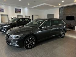 Grau Gebraucht 2022 VW Passat Limousine | 18.985 € (Teuer)