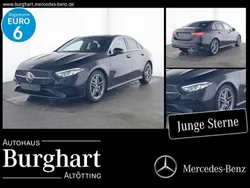 Unilack nachtschwarz Gebraucht 2024 Mercedes A200 AMG line Limousine | 36.900 € (Teuer)