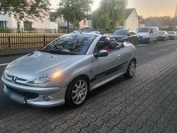 Silber Gebraucht 2006 Peugeot 206 CC Platinum Cabrio | 2.300 € (Fairer Preis)