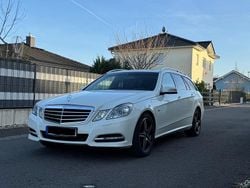 Weiß Gebraucht 2011 Mercedes E200 Kombi | 10.900 € (Fairer Preis)