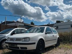 Weiß Gebraucht 1999 VW Golf IV Kleinwagen | 800 € (Guter Preis)