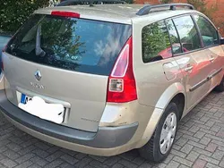 Beige Gebraucht 2005 Renault Mégane II Dynamique Limousine | 1.700 € (Fairer Preis)