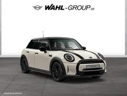 Weiß Gebraucht 2022 Mini Cooper Classic Kleinwagen | 20.890 € (Fairer Preis)