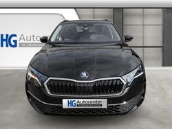 Moon white Gebraucht 2024 Skoda Octavia RS Kombi | 34.490 €