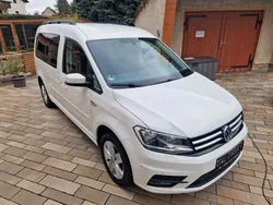 Weiß Gebraucht 2016 VW Caddy Maxi Comfortline Van / Kleinbus | 14.800 € (Fairer Preis)