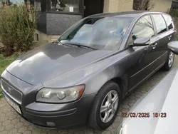 Schwarz Gebraucht 2005 Volvo V50 Momentum Kombi | 2.550 € (Etwas zu teuer)