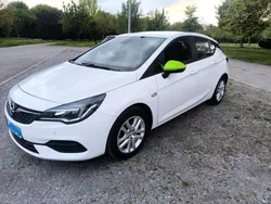 Weiß Gebraucht 2020 Opel Astra Edition Limousine | 9.600 € (Guter Preis)