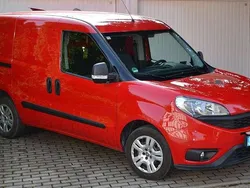Rot Gebraucht 2017 Fiat Doblò Van / Kleinbus | 8.000 € (Fairer Preis)