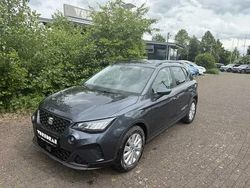 Grau (metallic) Gebraucht 2023 Seat Arona Style SUV | 19.440 € (Etwas zu teuer)