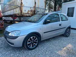 Grau Gebraucht 2001 Opel Corsa Kleinwagen | 1.190 € (Guter Preis)