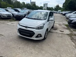 Weiß Gebraucht 2015 Hyundai i10 Trend Kleinwagen | 3.999 € (Guter Preis)