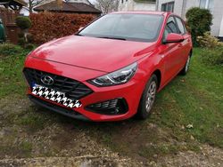 Rot Gebraucht 2023 Hyundai i30 Pure Limousine | 16.750 € (Superpreis)