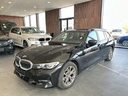 Schwarz Gebraucht 2021 BMW 320 Sport Line Kombi | 18.499 € (Etwas zu teuer)