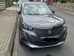 Grau Gebraucht 2023 Peugeot 2008 Allure SUV | 19.999 € (Guter Preis)