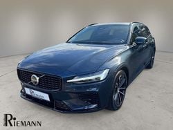 Blau Gebraucht 2025 Volvo V60 Business Edition Kombi | 40.495 € (Guter Preis)