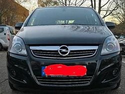 Schwarz Gebraucht 2012 Opel Zafira Van / Kleinbus | 4.000 € (Fairer Preis)