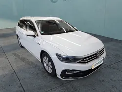 Weiß Gebraucht 2023 VW Passat IQ Drive Kombi | 36.240 € (Fairer Preis)