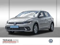 Grau Gebraucht 2023 VW Polo Style Limousine | 18.450 € (Guter Preis)