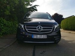 Schwarz Gebraucht 2016 Mercedes V200 Edition Van / Kleinbus | 44.444 € (Teuer)