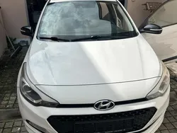 Weiß Gebraucht 2015 Hyundai i20 Blackline Limousine | 6.950 € (Guter Preis)