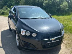 Schwarz Gebraucht 2013 Chevrolet Aveo Limousine | 3.490 €