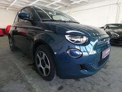 Grün Gebraucht 2023 Fiat 500e Action Kleinwagen | 13.499 € (Superpreis)