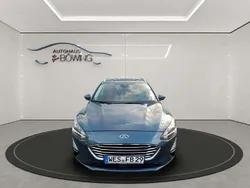 Chromablau met. Gebraucht 2022 Ford Focus Titanium S Kombi | 20.490 € (Fairer Preis)