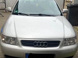 Grau Gebraucht 1999 Audi A3 Limousine | 1.600 € (Fairer Preis)