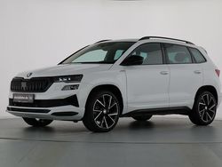 Moonweiss metallic Gebraucht 2024 Skoda Karoq SportLine SUV | 32.889 € (Fairer Preis)
