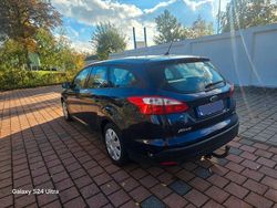 Blau Gebraucht 2013 Ford Focus Kombi | 2.000 € (Superpreis)