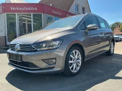 Grau Gebraucht 2015 VW Golf Sportsvan Highline Van / Kleinbus | 13.790 € (Fairer Preis)