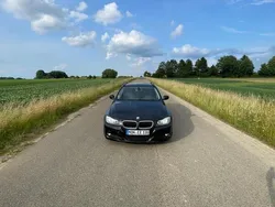 Schwarz Gebraucht 2009 BMW 318 Kombi | 4.200 €