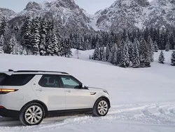 Weiß Gebraucht 2020 Land Rover Discovery 5 SE SUV | 46.600 € (Guter Preis)
