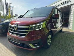 Rot Gebraucht 2024 Renault Trafic Life Van | 39.949 € (Teuer)