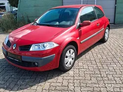 Rot Gebraucht 2007 Renault Mégane II Kleinwagen | 1.790 €