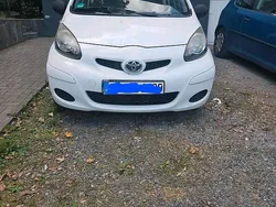 Weiß Gebraucht 2010 Toyota Aygo Kleinwagen | 2.500 € (Fairer Preis)