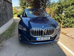 Blau Gebraucht 2025 BMW 225 Active Tourer Comfort Edition Van / Kleinbus | 40.700 € (Fairer Preis)