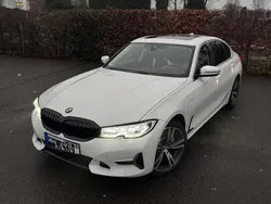 Weiß Gebraucht 2021 BMW 330e Luxury Line Limousine | 31.999 € (Fairer Preis)