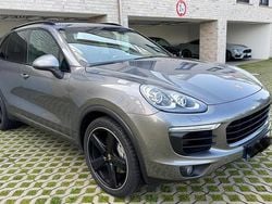 Grau Gebraucht 2016 Porsche Cayenne S SUV | 39.500 € (Etwas zu teuer)