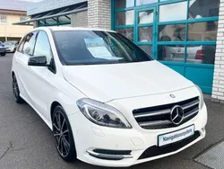 Weiß Gebraucht 2013 Mercedes B180 Sport Van / Kleinbus | 15.950 € (Etwas zu teuer)