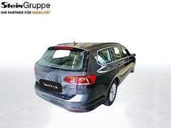 Grau Gebraucht 2022 VW Passat Business Kombi | 24.080 € (Guter Preis)