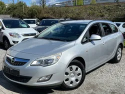 Silber Gebraucht 2011 Opel Astra Selection Kombi | 4.990 € (Teuer)