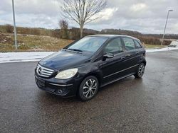 Kosmosschwarz metalliclack Gebraucht 2006 Mercedes B150 Van / Kleinbus | 2.690 €