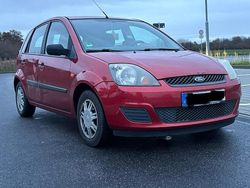 Rot Gebraucht 2007 Ford Fiesta Kleinwagen | 999 € (Guter Preis)