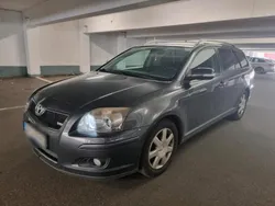 Grau Gebraucht 2006 Toyota Avensis Kombi | 1.990 € (Fairer Preis)