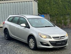 Silber Gebraucht 2015 Opel Astra Selection Kombi | 2.999 € (Etwas zu teuer)