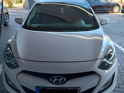 Weiß Gebraucht 2013 Hyundai i30 Style Limousine | 6.200 € (Fairer Preis)