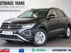 Schwarz Gebraucht 2024 VW T-Roc Life SUV | 20.689 € (Superpreis)